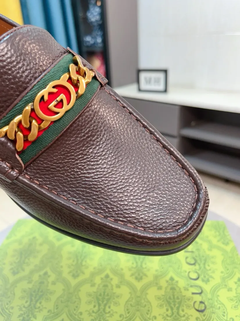 Men's shoes 💰500🌹🌹Niuli [GUCCI Gucci] A new style of formal men's leather shoes is coming~ The original quality upper is made of patent leather imported from Italy, the leather is soft and delicate, comfortable and soft first-layer cowhide lining, rubber wear-resistant outsole, the shoe shape is dignified and domineering, and the luxury charm cannot be concealed! The natural and free nouveau riche leads the trend. Code number: 38-44
